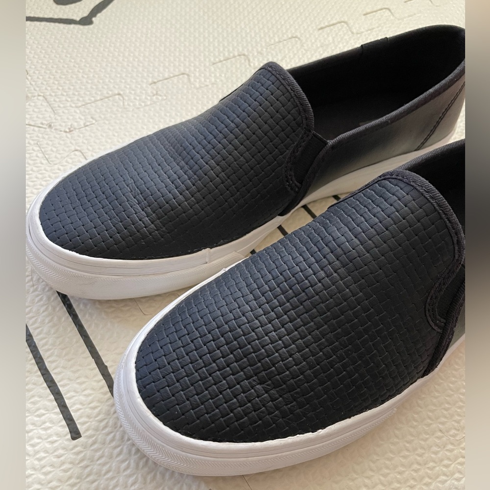 Women's Double Decker Emboss Leather Slip On Sneaker size 8.5